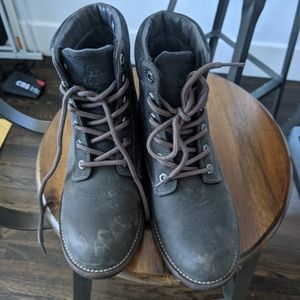 Kodiak all weather leather boots (size 8.5)